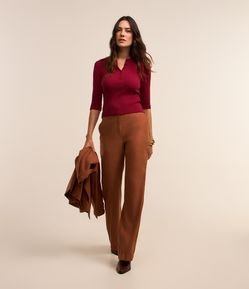 Calça Flare em Alfaiataria com Barra Larga