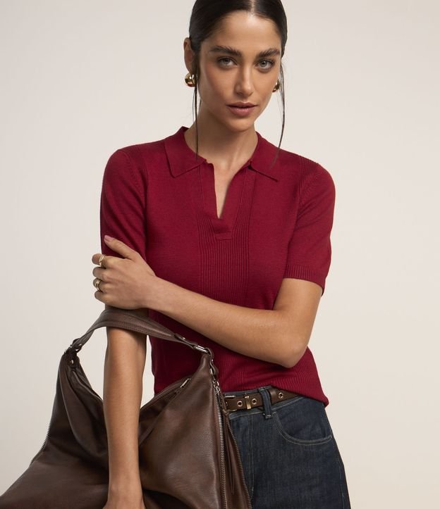 Blusa em Tricô Canelado com Gola Polo