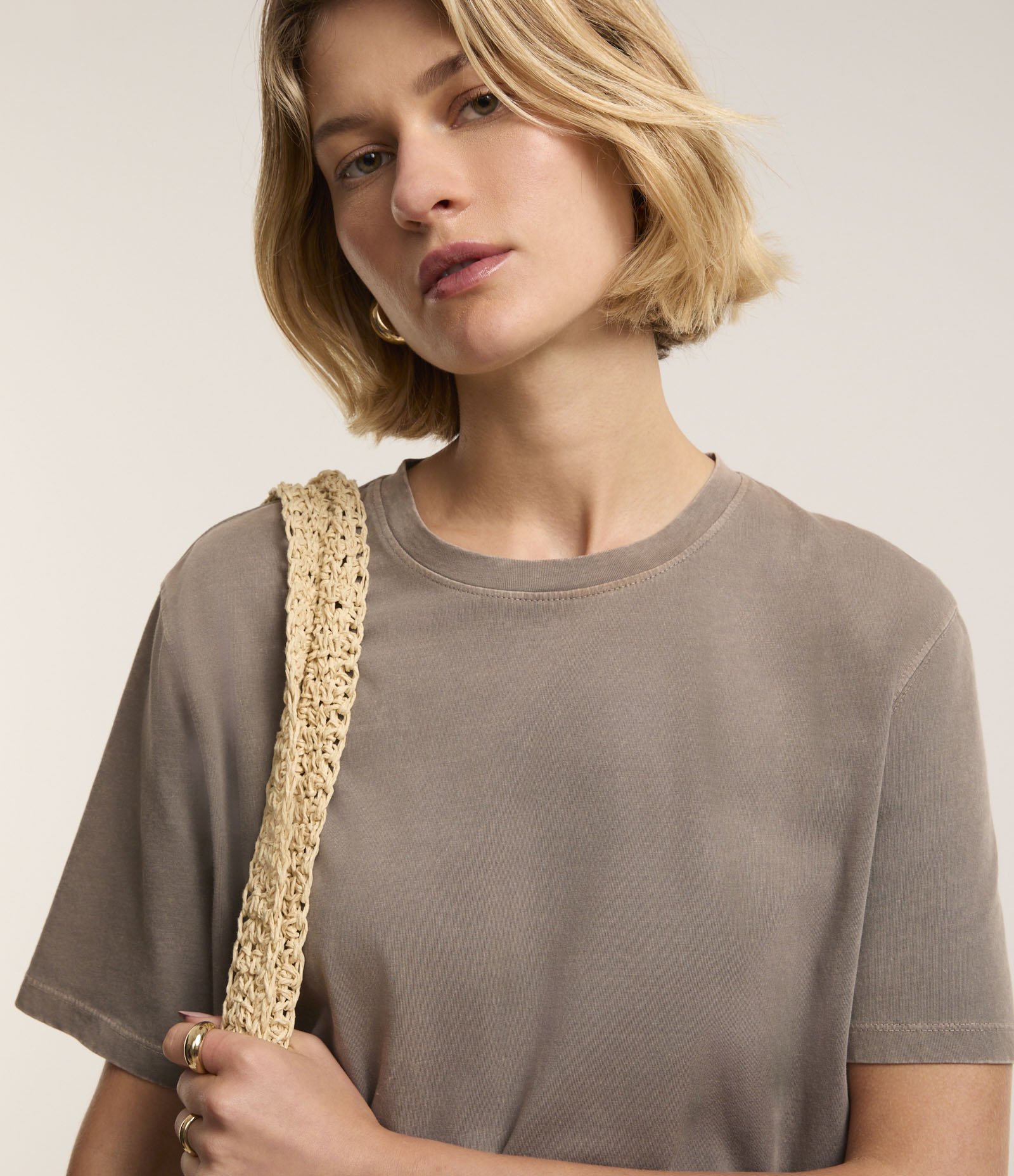 Blusa T-shirt em Algodão com Lavagem Estonada Cinza 4