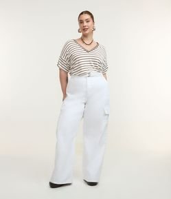 Calça Wide Leg em Sarja com Bolsos Cargo e Cinto Faixa Curve & Plus Size