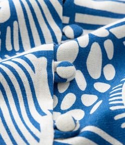 Camisa Cropped com Linho Estampa Abstrata Curve & Plus Size