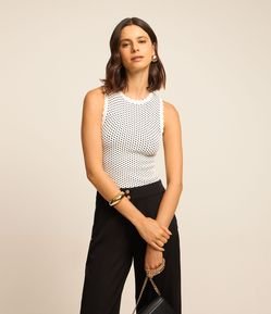 Blusa em Tricô com Borda Nuvem e Texturas