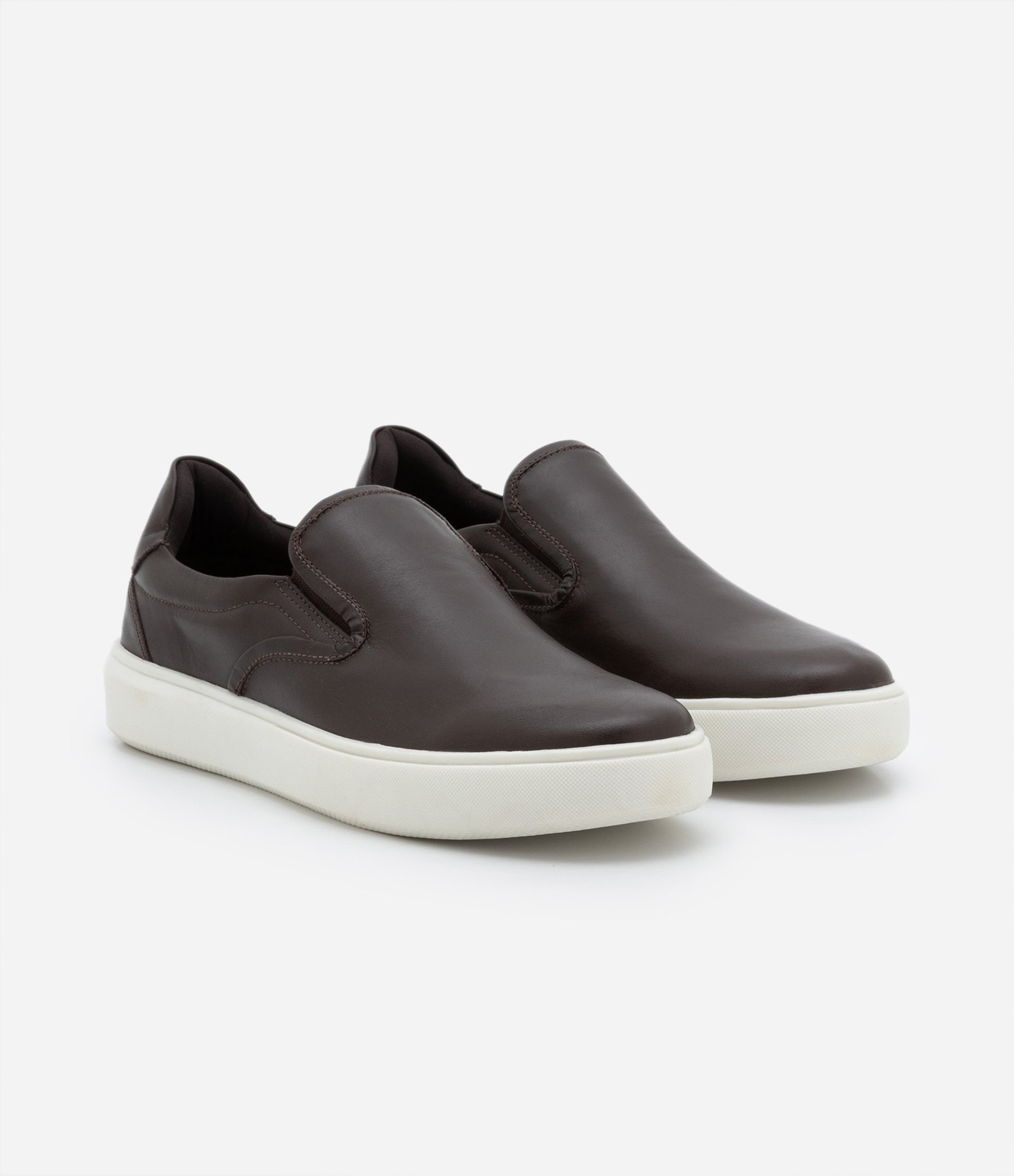 Tênis Slip on em Couro com Sola Bold Marrom 2