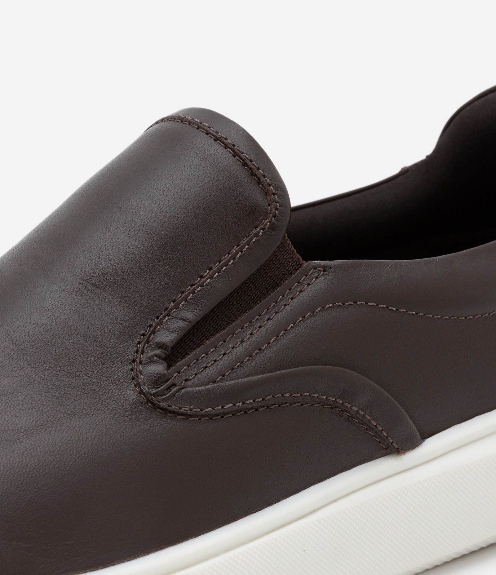 Tênis Slip on em Couro com Sola Bold Marrom 3