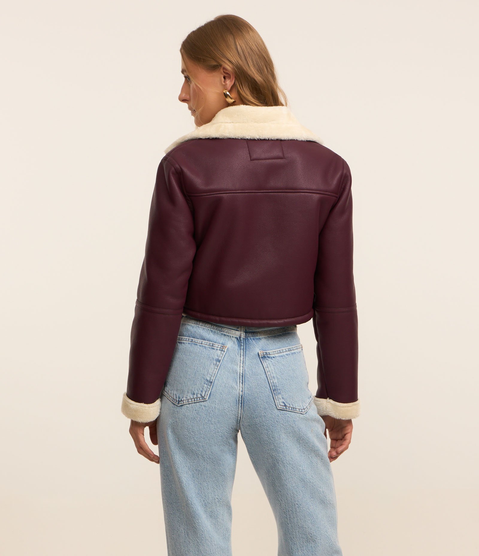 Jaqueta em Material Sintético com Gola e Mangas Contrastantes Vinho 4