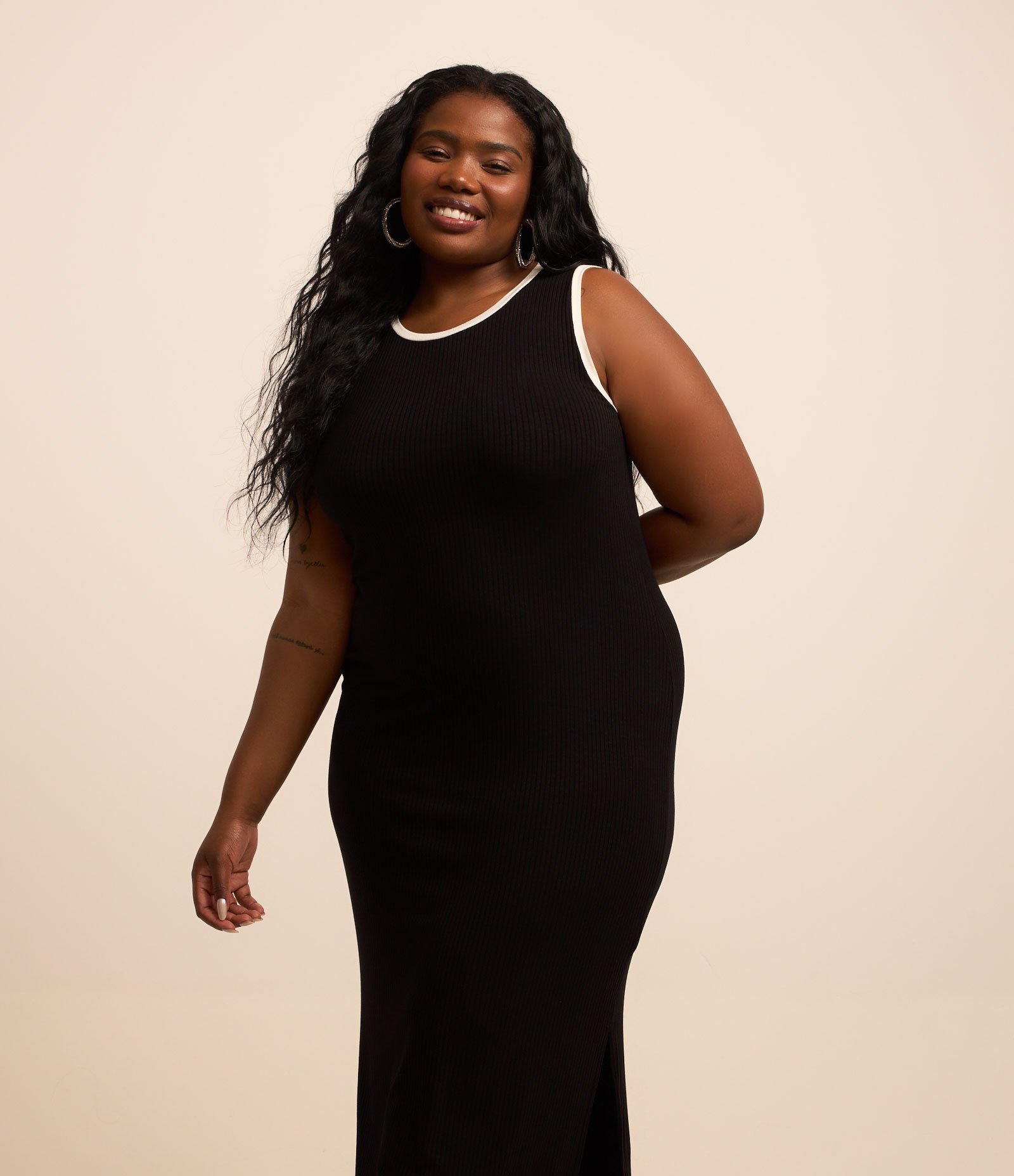 Vestido Midi Tubinho em Ribana Curve & Plus Size Preto 3