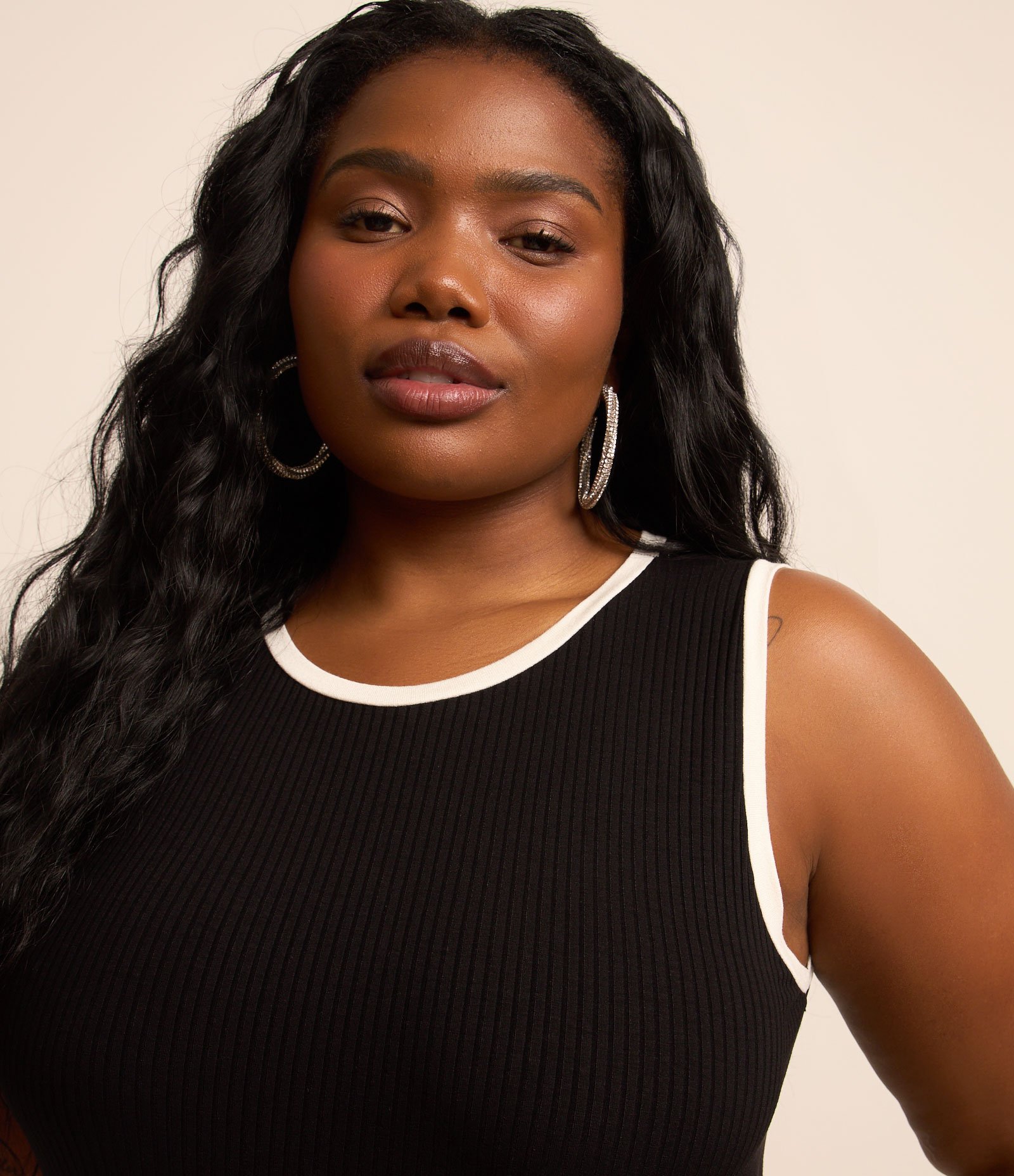 Vestido Midi Tubinho em Ribana Curve & Plus Size Preto 4