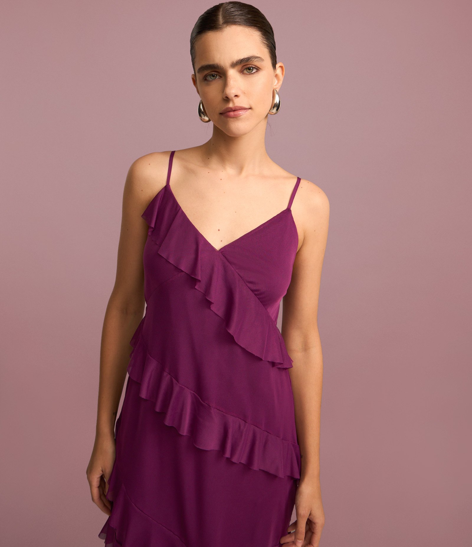 Vestido Curto em Tule com Babados em Espiral Roxo Vinho 3