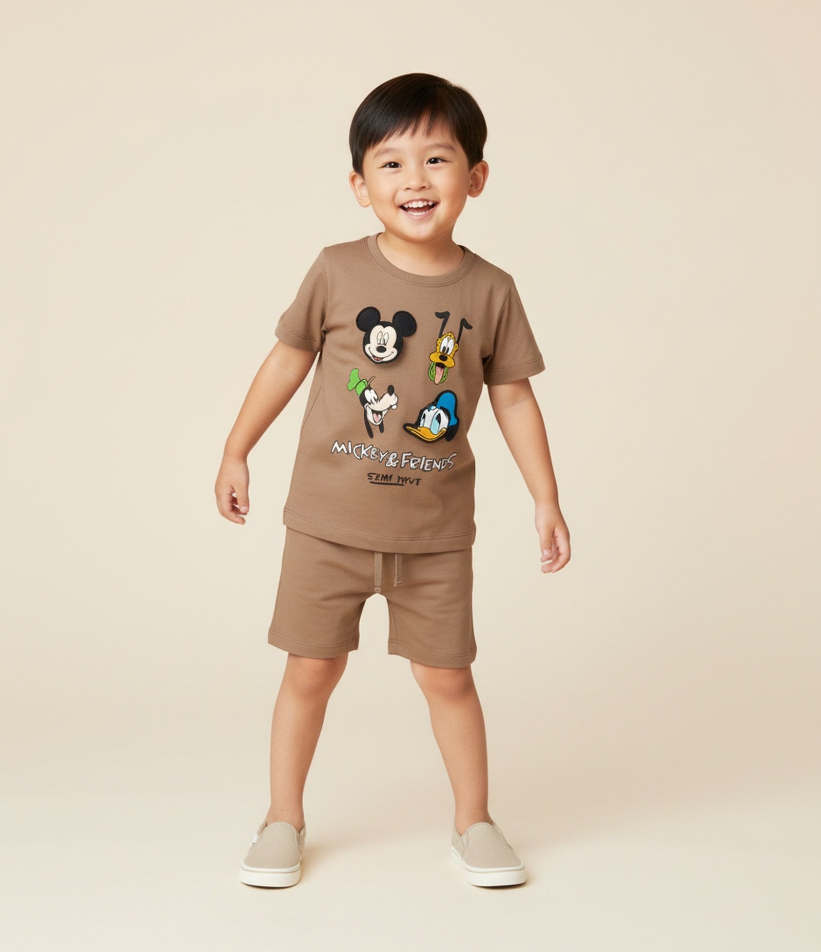 Camiseta Infantil com Estampa do Mickey e Amigos - Tam 1 a 5 Anos Marrom 1