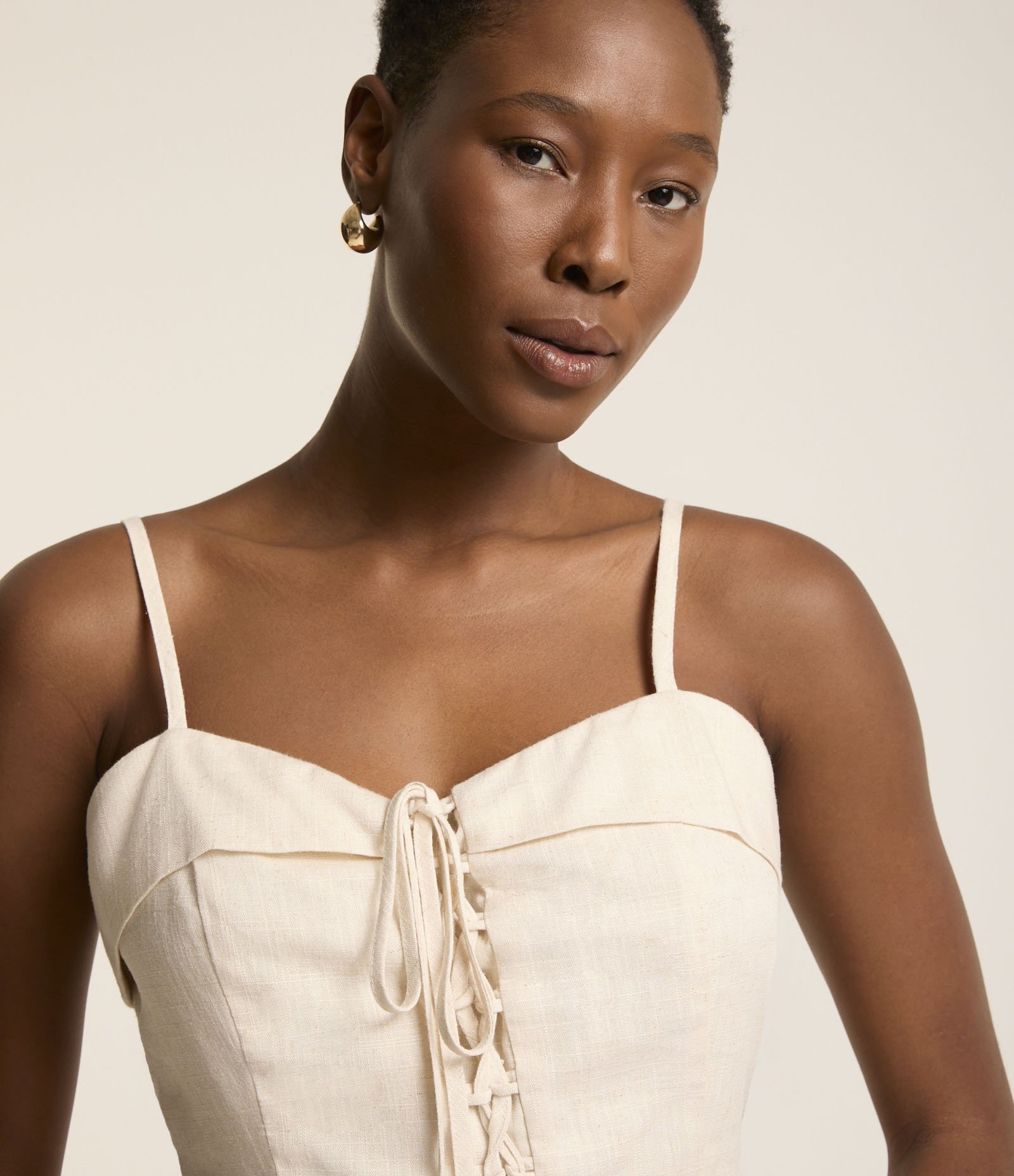 Vestido Reto Midi em Viscolinho com Decote Coração Dobrado Off White 4