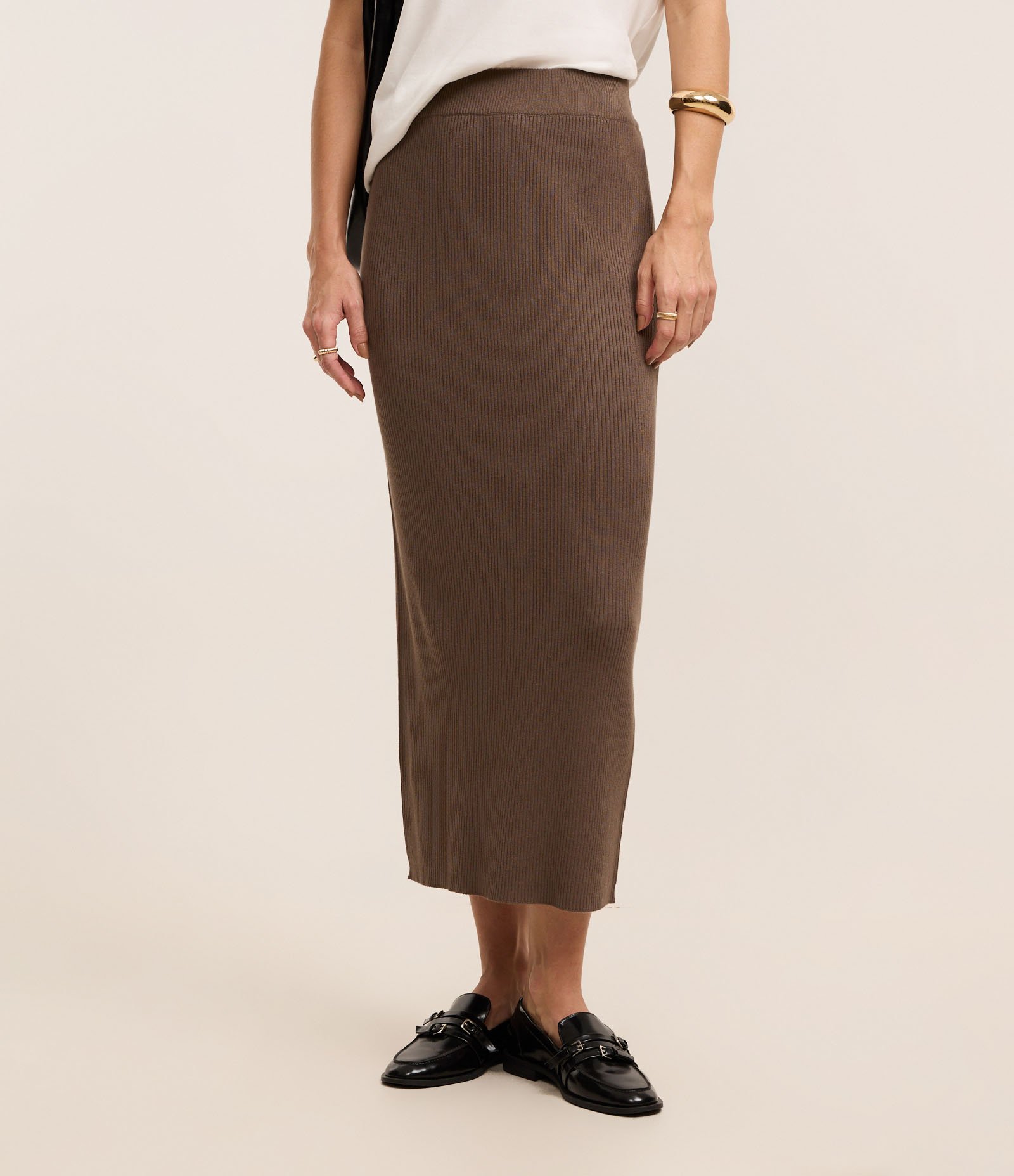 Saia Long Midi em Tricô com Textura Canelada Marrom 3