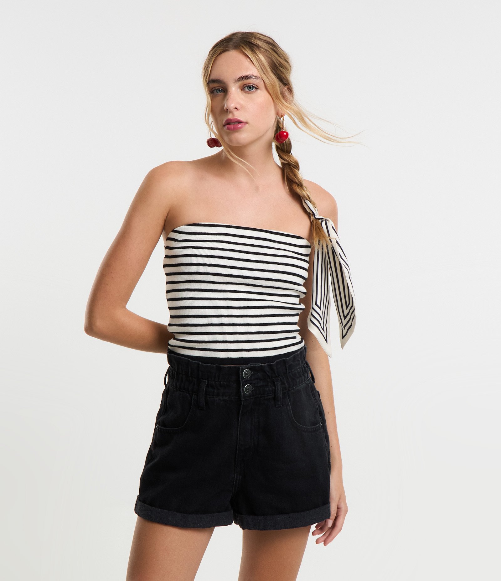 Blusa Tomara Que Caia em Tricô Listrado Preto/Branco 1