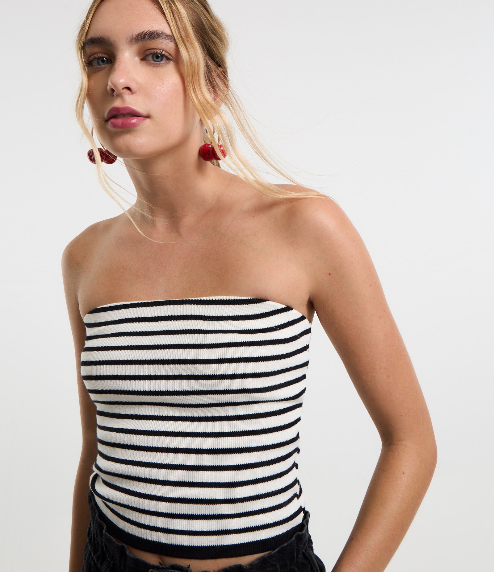 Blusa Tomara Que Caia em Tricô Listrado Preto/Branco 3