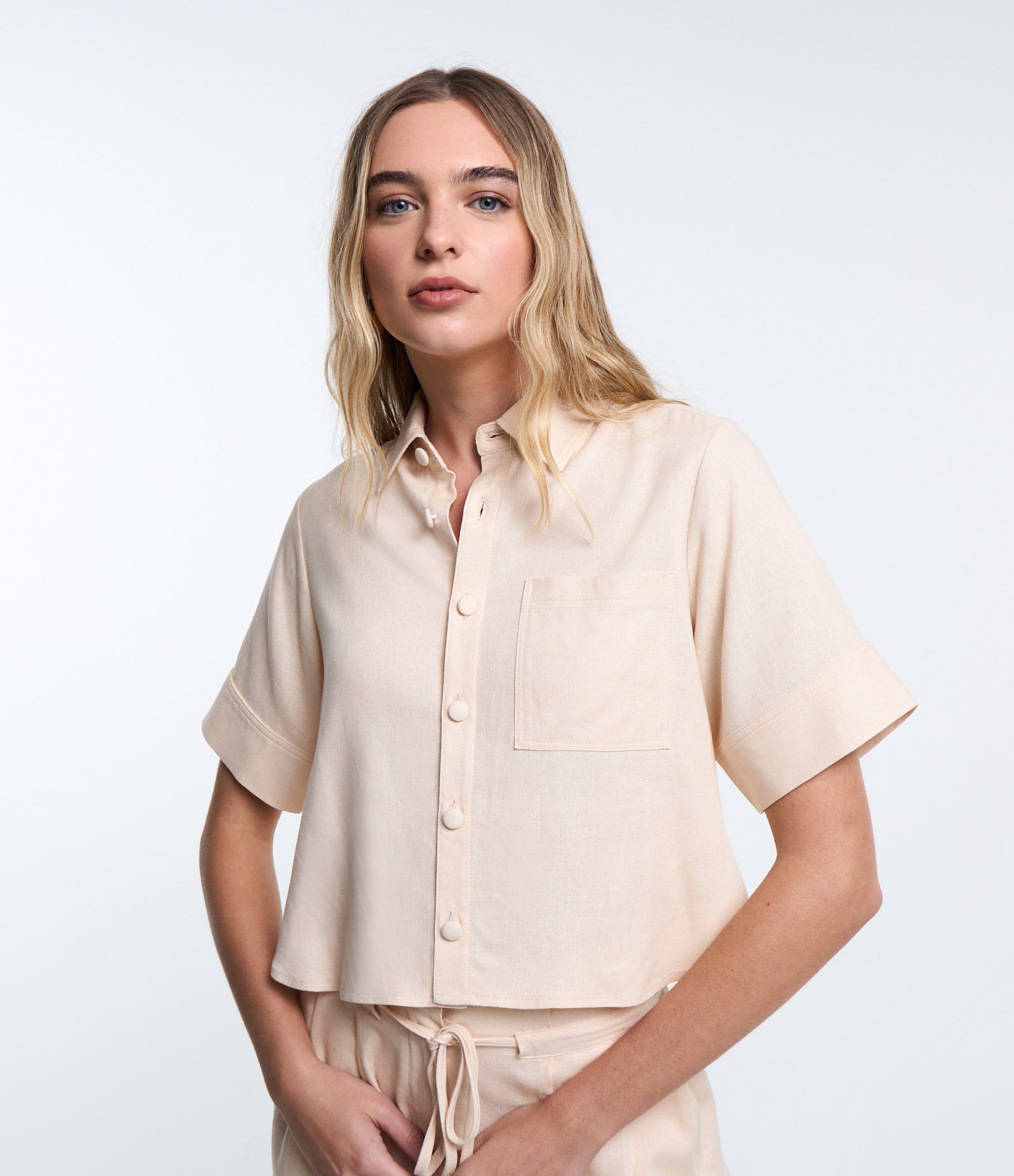 Camisa Curta em Viscose e Linho com Bolso 1