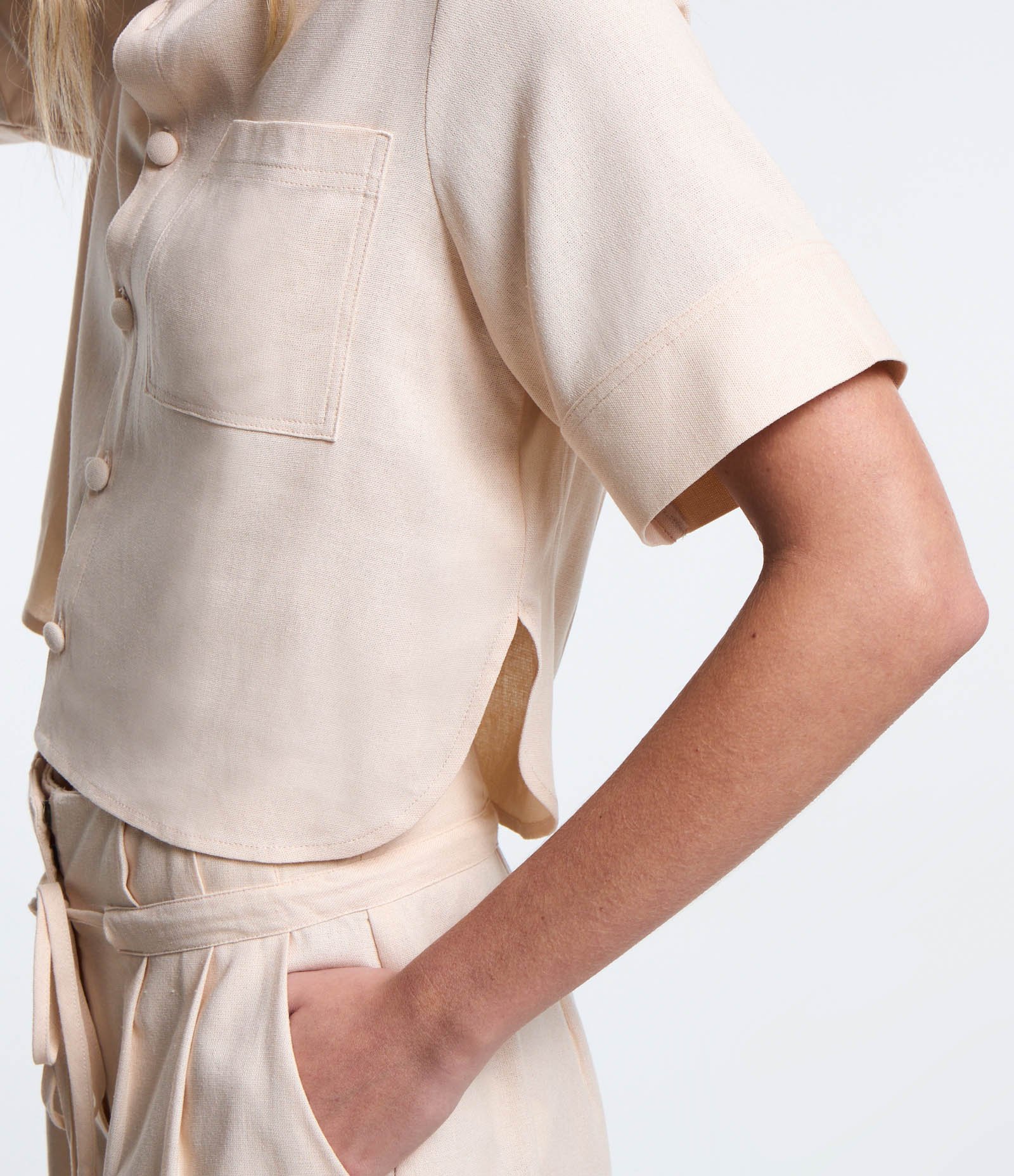 Camisa Curta em Viscose e Linho com Bolso 3