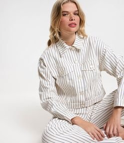 Jaqueta Cropped em Sarja Listrada