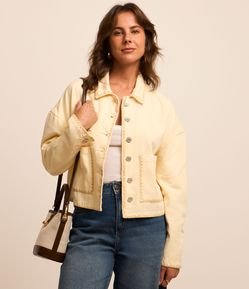 Jaqueta Trucker em Sarja com Bolsos e Bordados