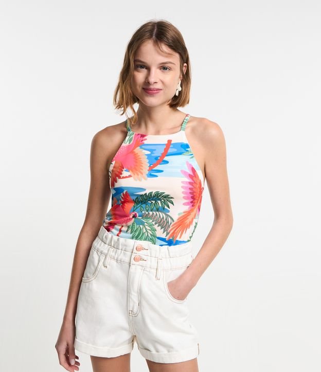 Blusa sem Manga Cropped em Microfibra com Estampa Tropical