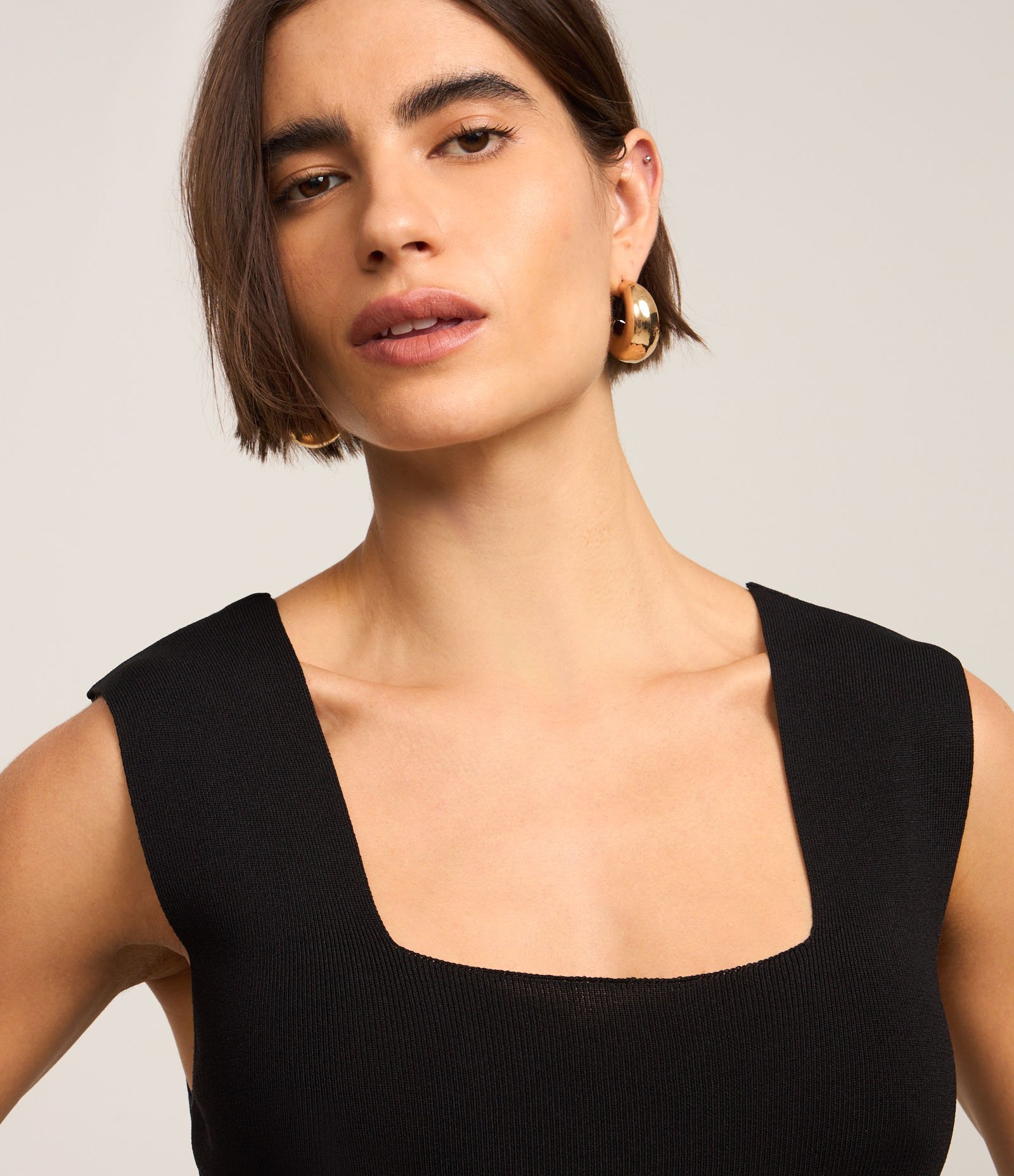 Blusa em Tricô com Decote Quadrado e Alça Larga Preto 4