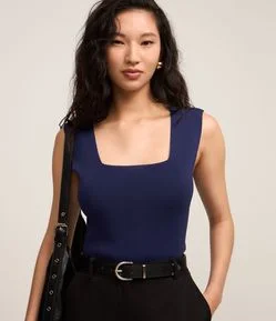 Blusa em Tricô com Decote Quadrado e Alça Larga