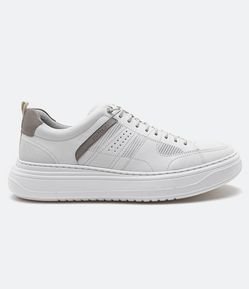 Tênis Casual em Couro com Recortes