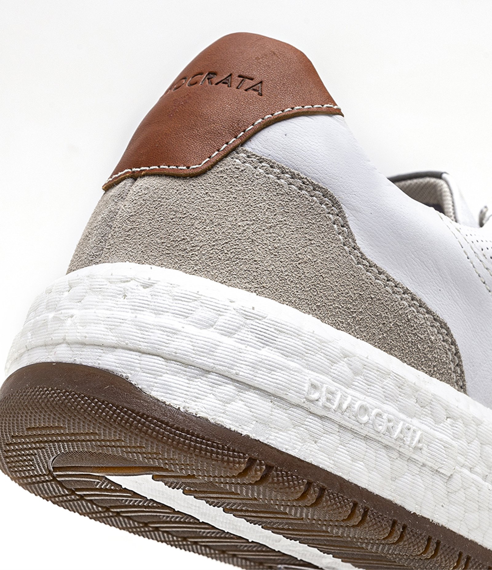 Tênis Casual em Couro com Recortes Branco e Marrom 5