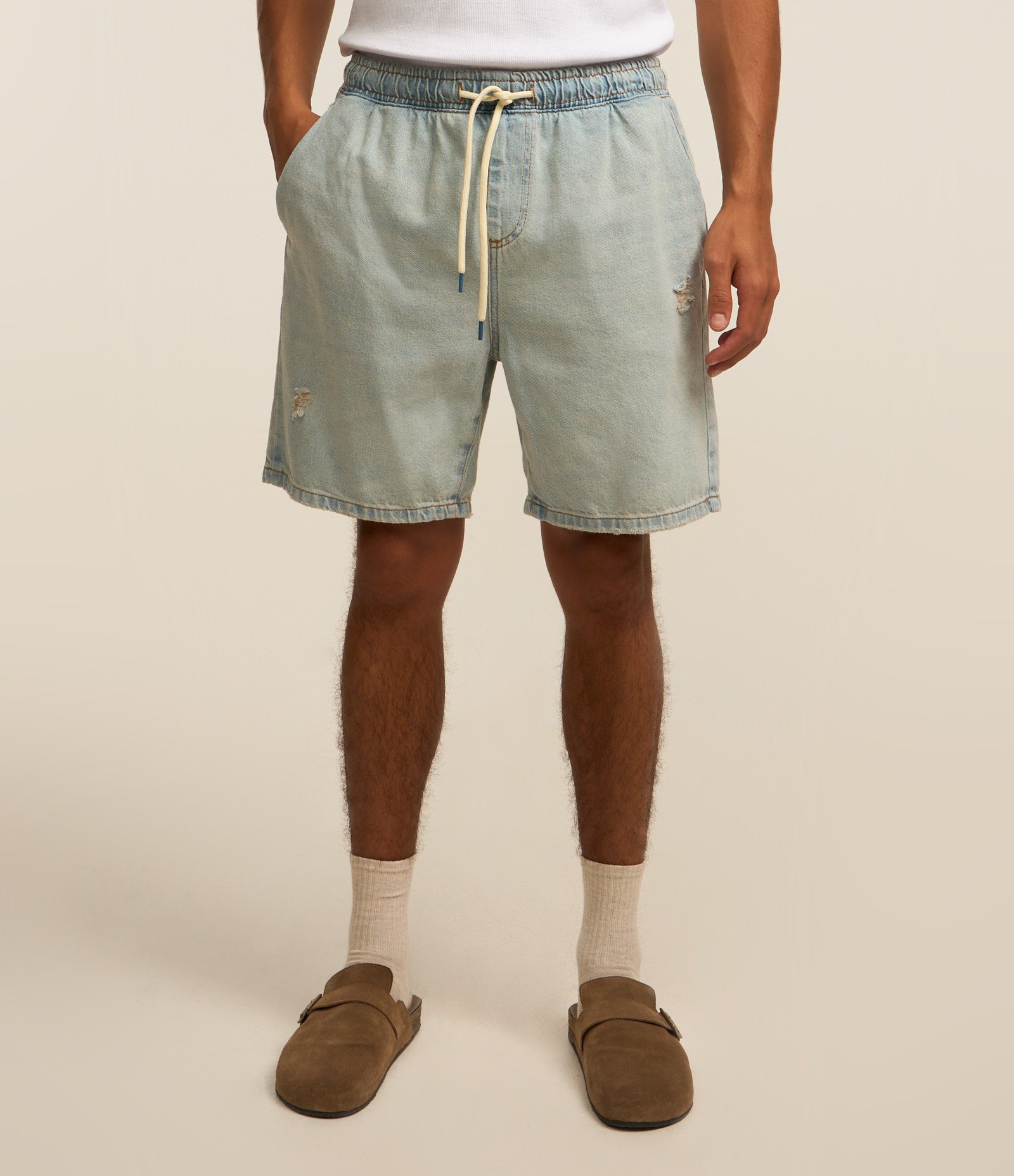 Bermuda Jeans com Cós Elástico e Etiqueta Aplicada Cinza 3