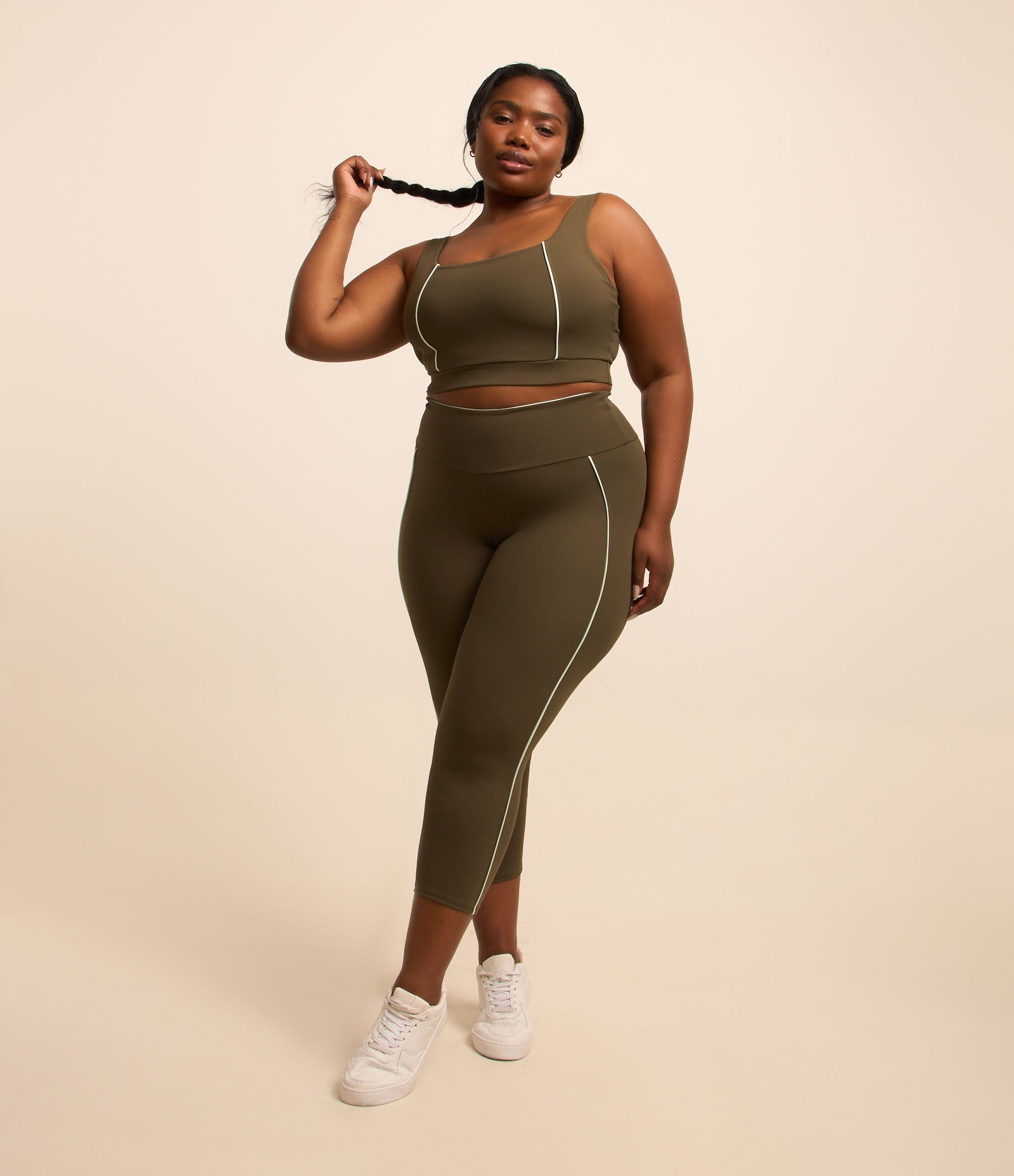 Calça Corsário Esportiva em Interlock com Bolso Interior Curve e Plus Size Verde 1