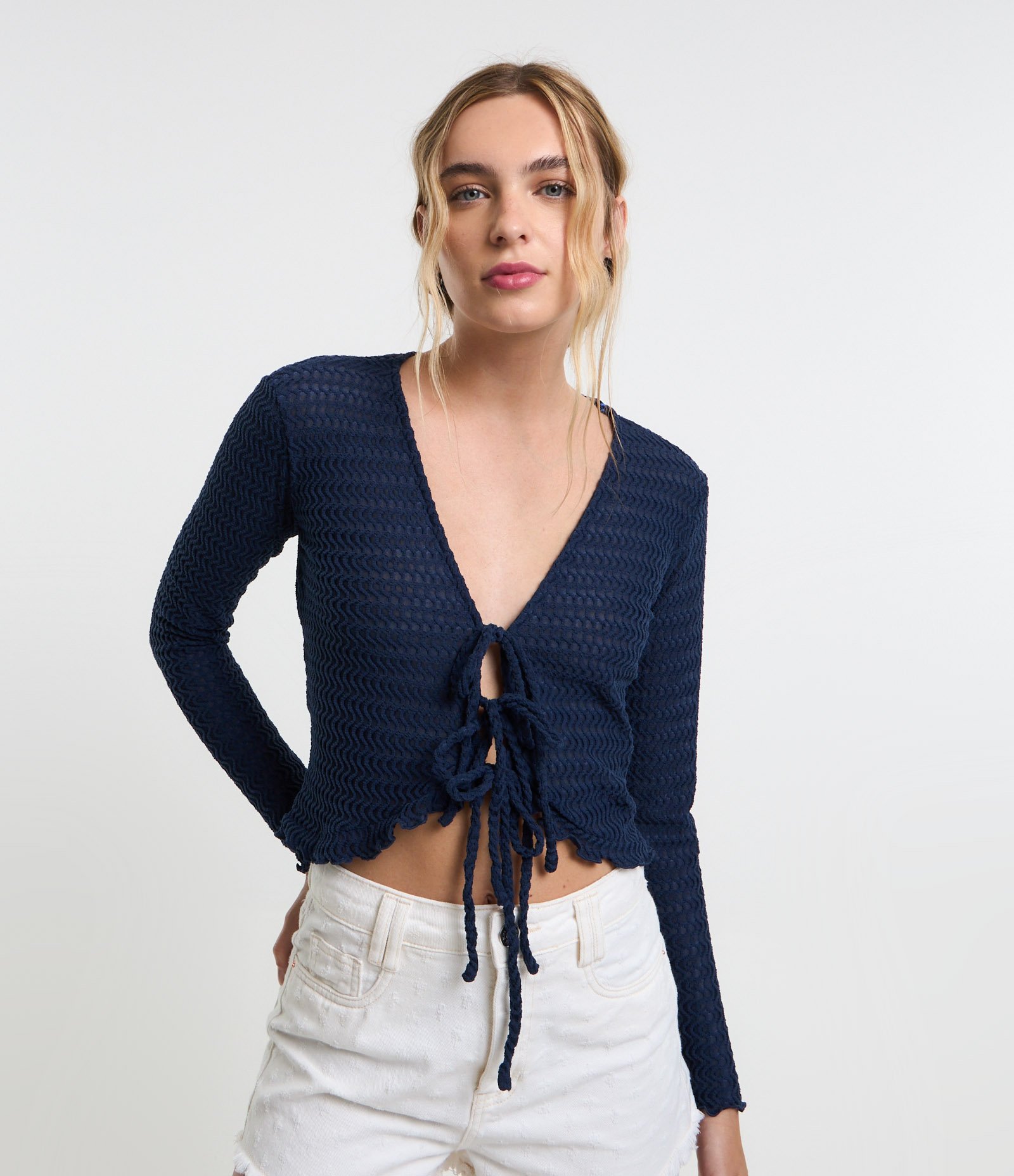 Blusa Cropped Texturizada com Amarração Frontal e Babado na Barra Azul Marinho 1