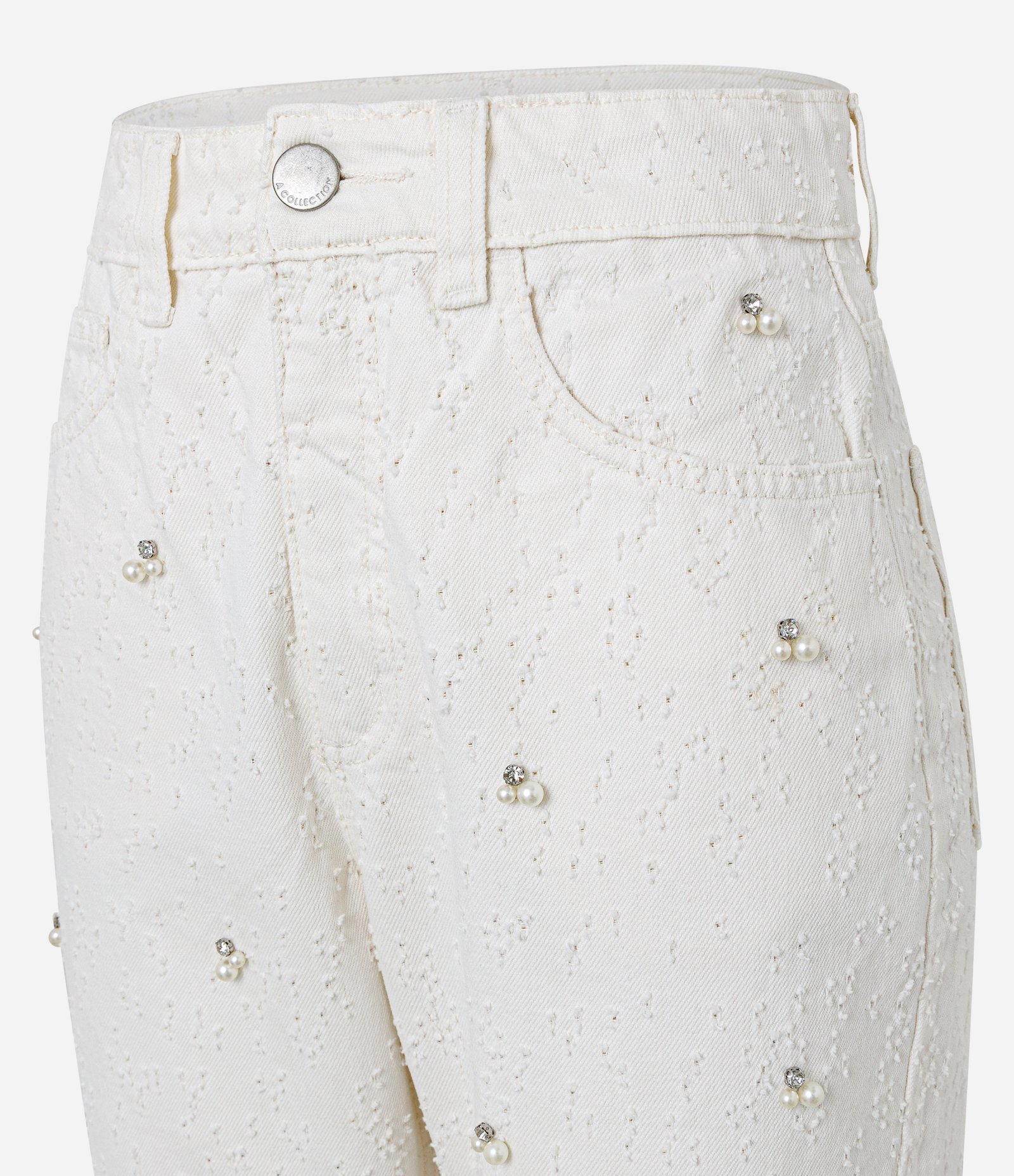 Calça Mom Comfort em Sarja com Laser e Bordado de Brilhos Branco 5
