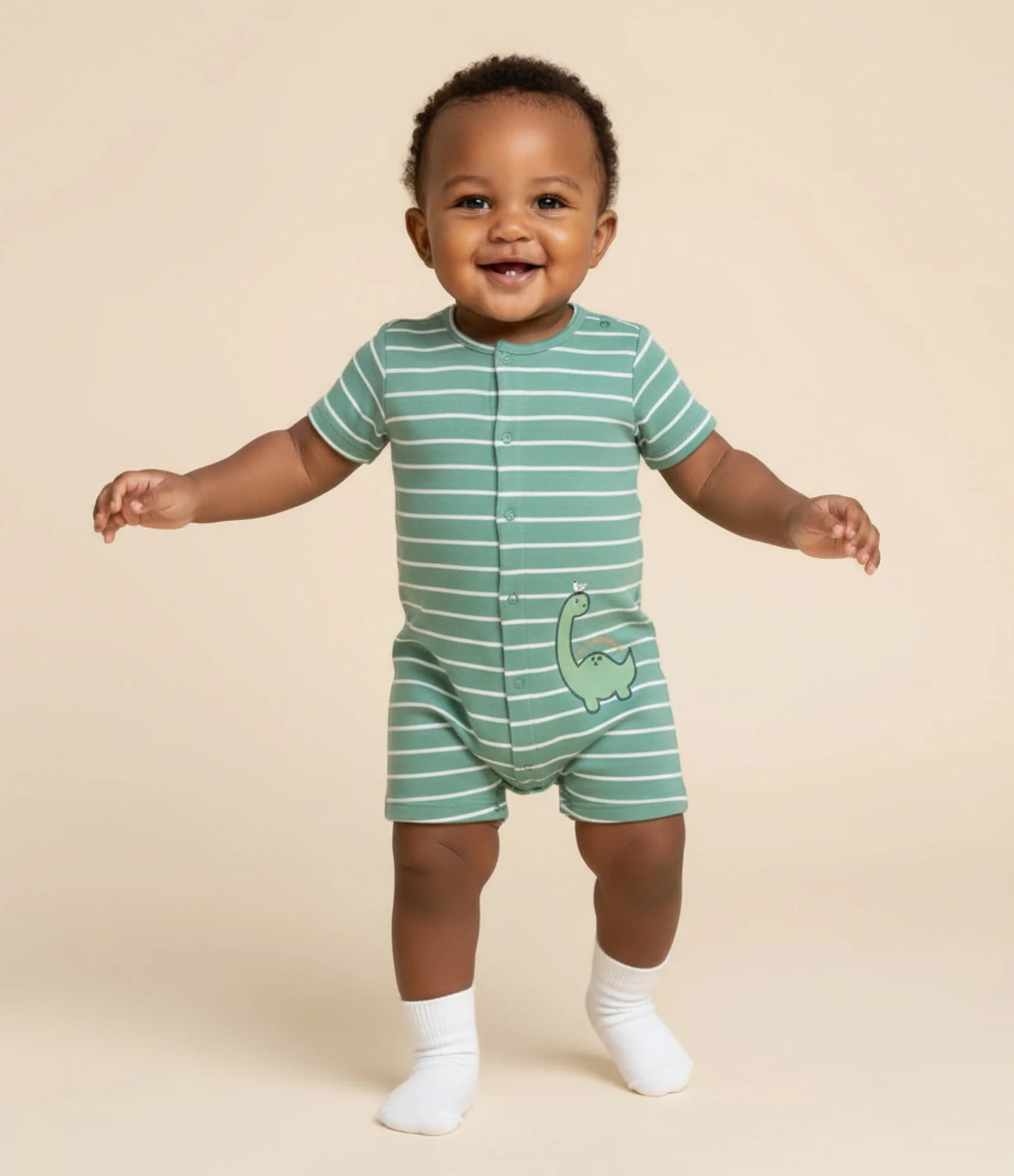 Macaquinho Infantil em  Suedine Listrado com Estampa Bordada de Dinossauro - Tam 0 a 18 Meses Verde 1