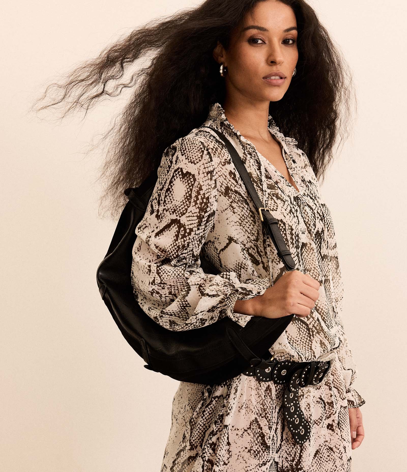 Vestido Midi em Chiffon com Estampa Animal Print Branco/Cinza 2