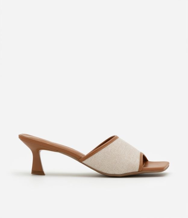 Sandália Mule com Tira Larga e Salto Fino