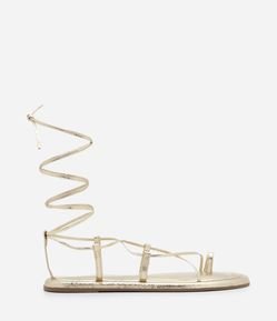 Sandália Rasteira em PU Metalizado com Amarração