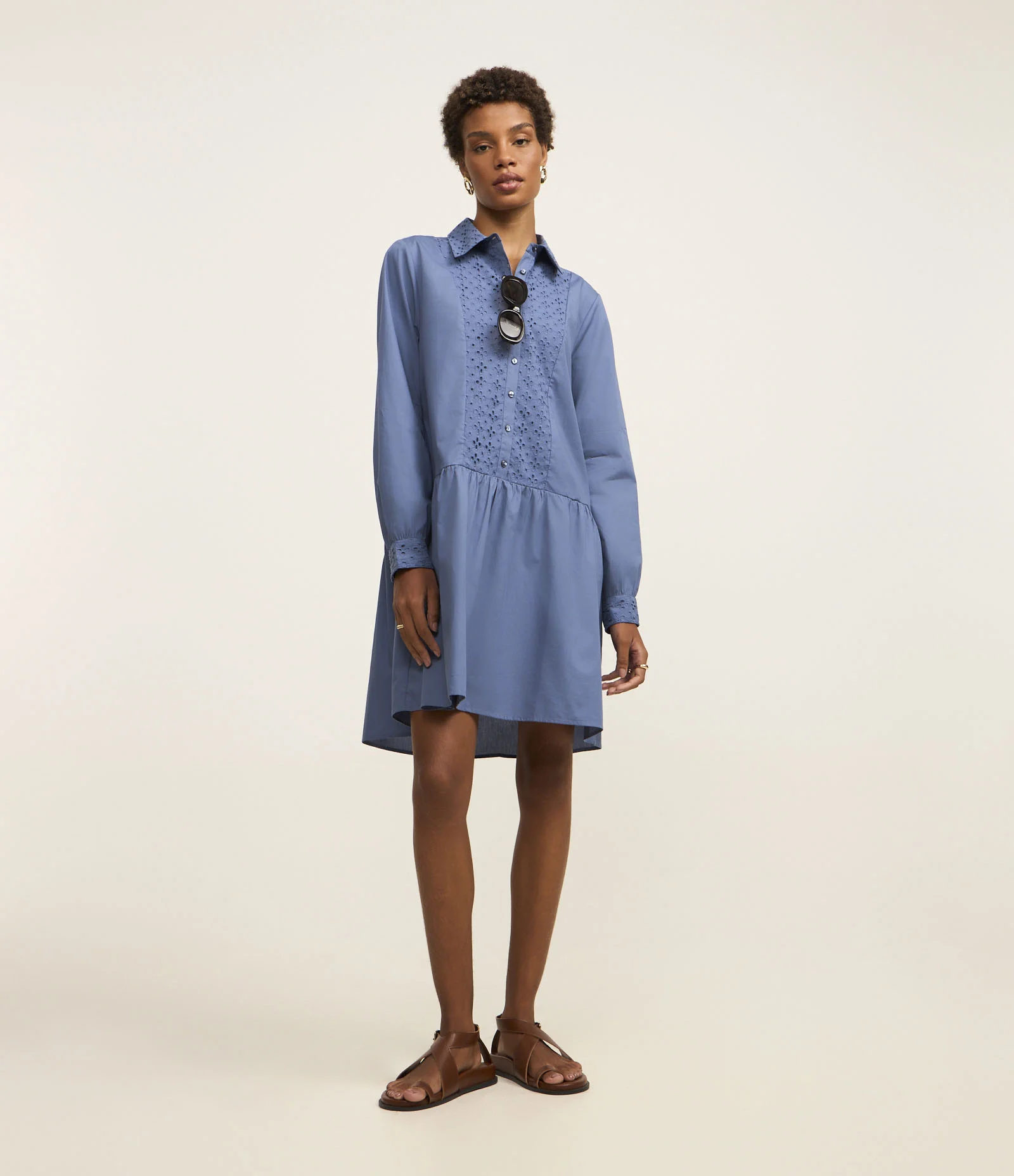 Vestido Curto em Tricoline com Detalhamento de Laise Frontal Azul 2