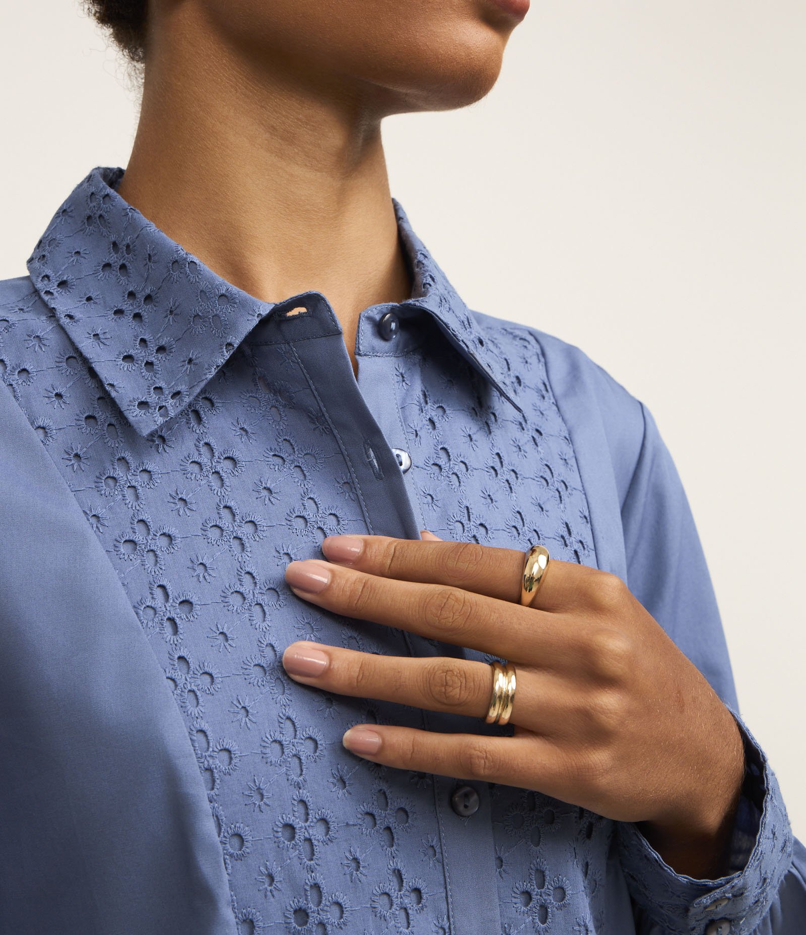 Vestido Curto em Tricoline com Detalhamento de Laise Frontal Azul 4