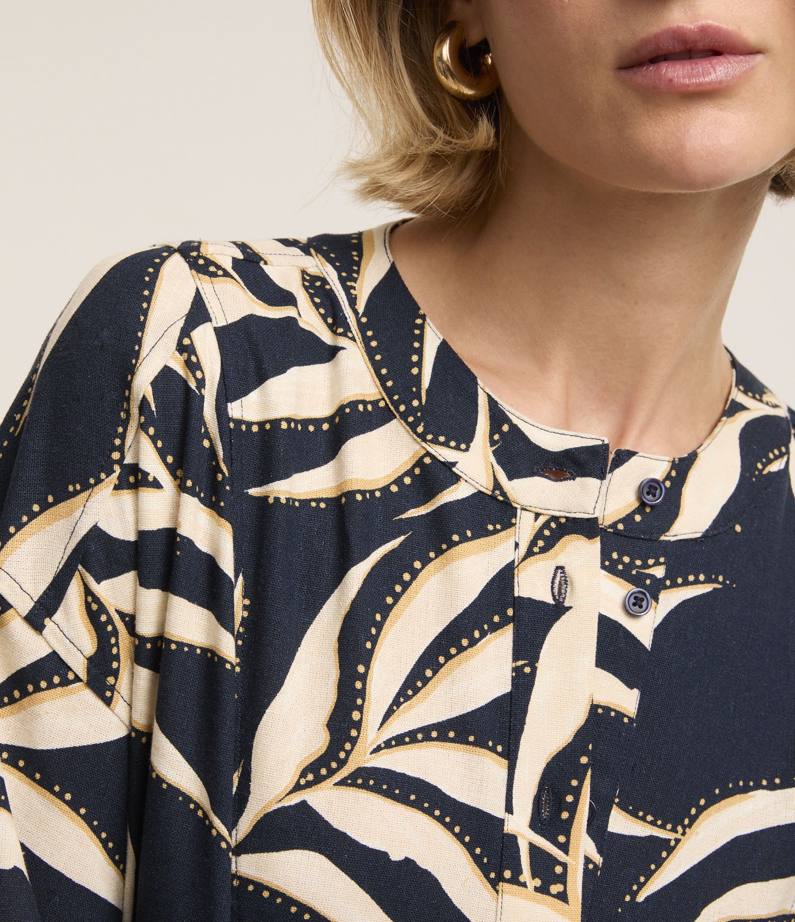 Vestido Chemise Midi em Viscolinho Estampa Folhagem Azul 3