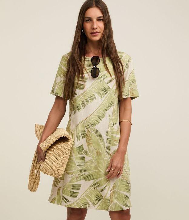 Vestido em Viscolinho com Estampa Folhagens