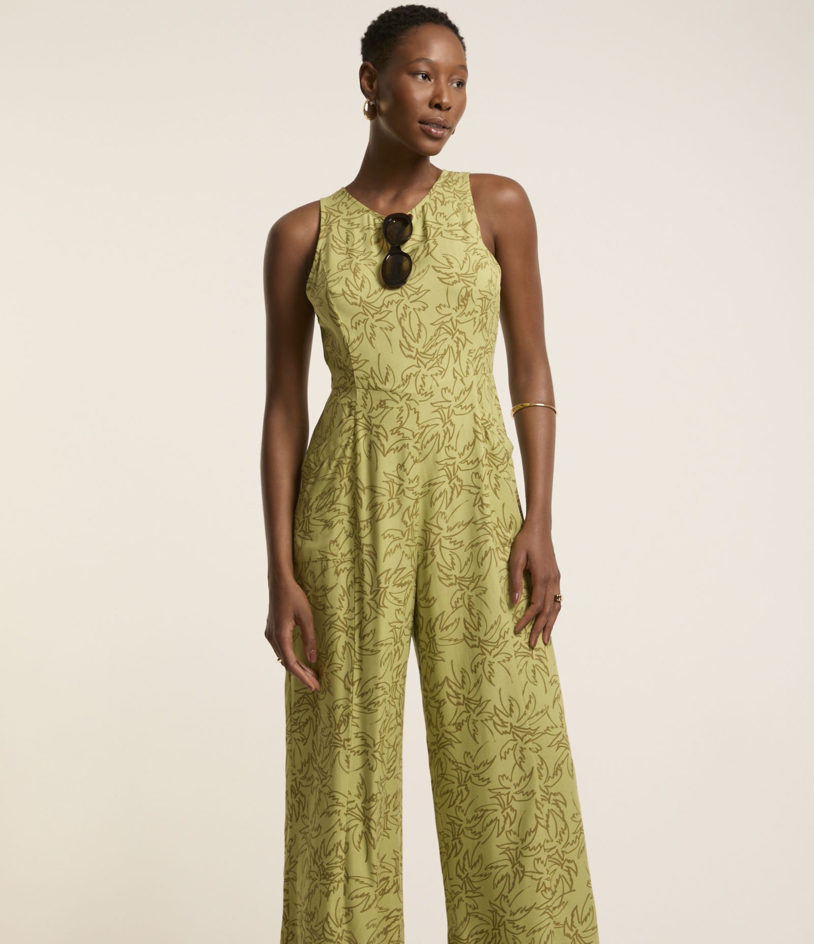 Macacão em Viscose com Coqueiros Estampados Verde 1