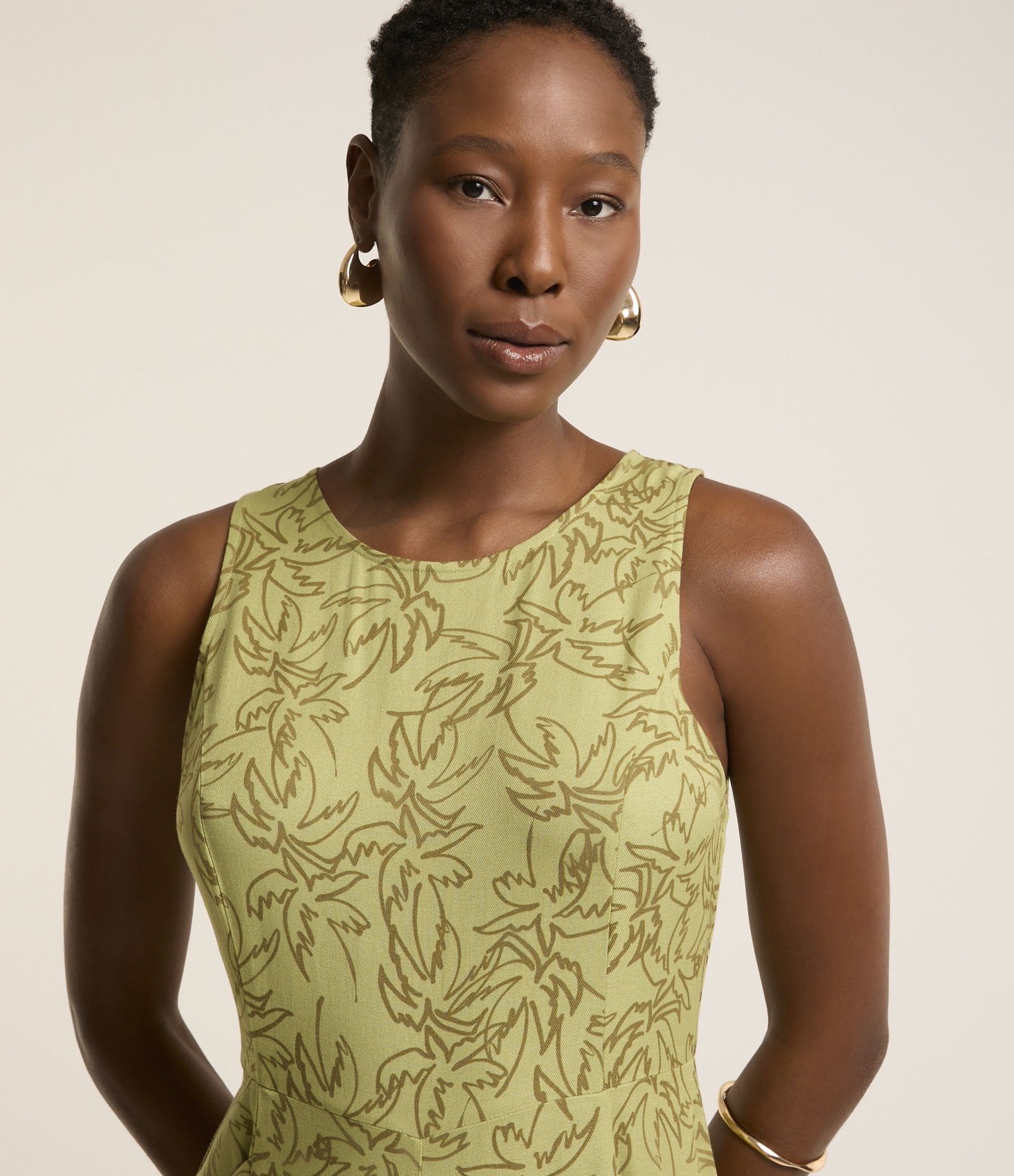 Macacão em Viscose com Coqueiros Estampados Verde 3