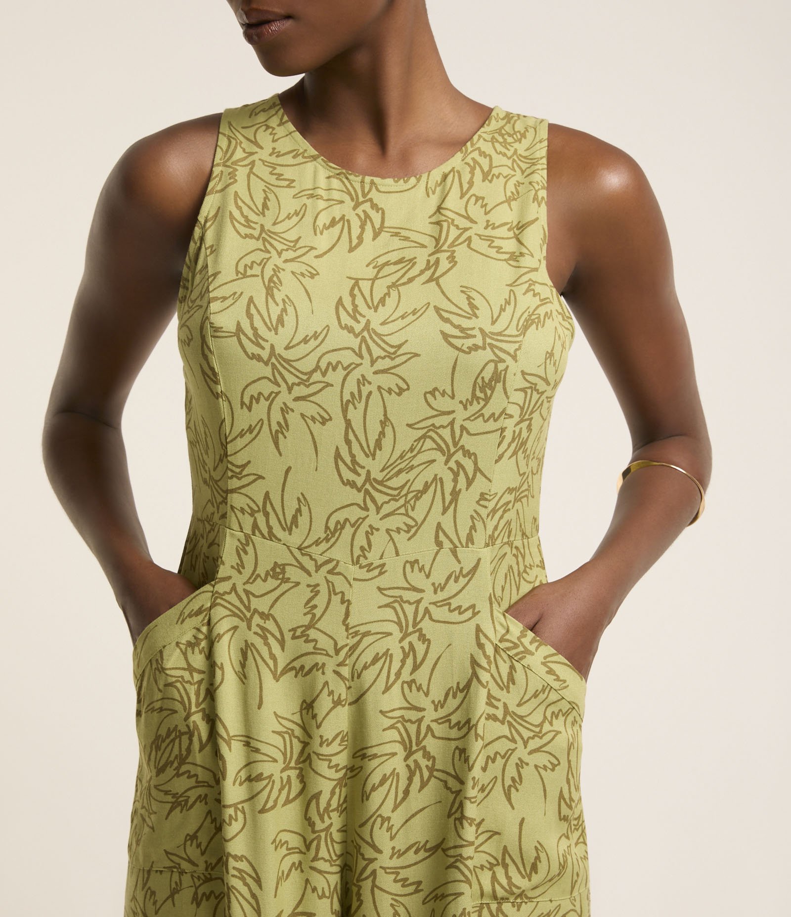 Macacão em Viscose com Coqueiros Estampados Verde 4