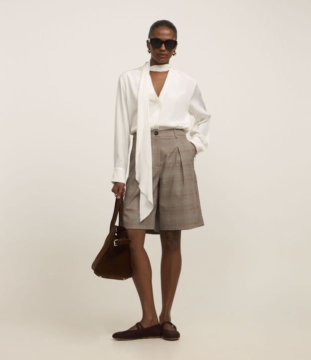 Bermuda Reta em Alfaiataria com Cintura Alta e Estampa Xadrez