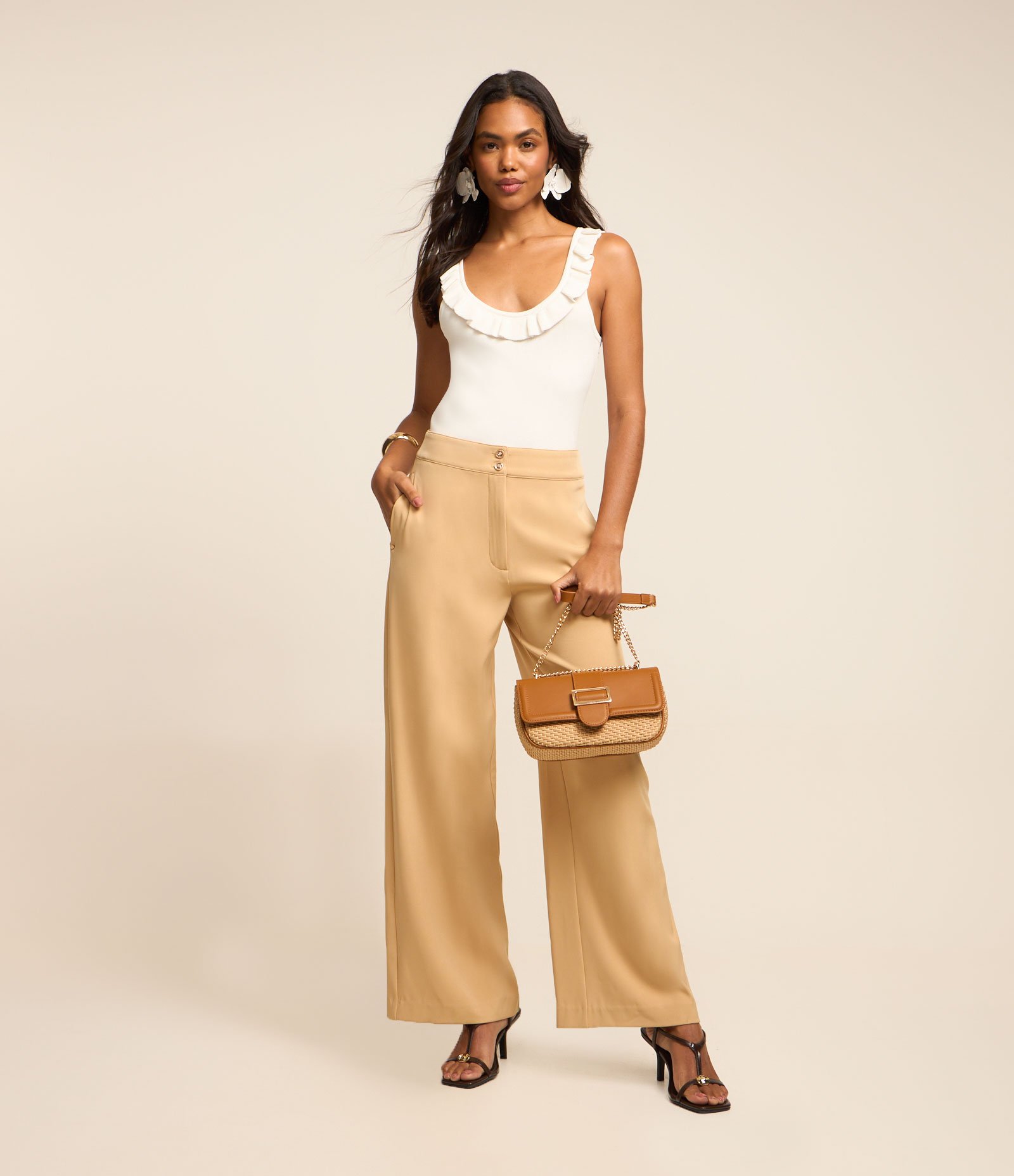 Body Sem Manga em Tricô Canelado com Babado Branco 2