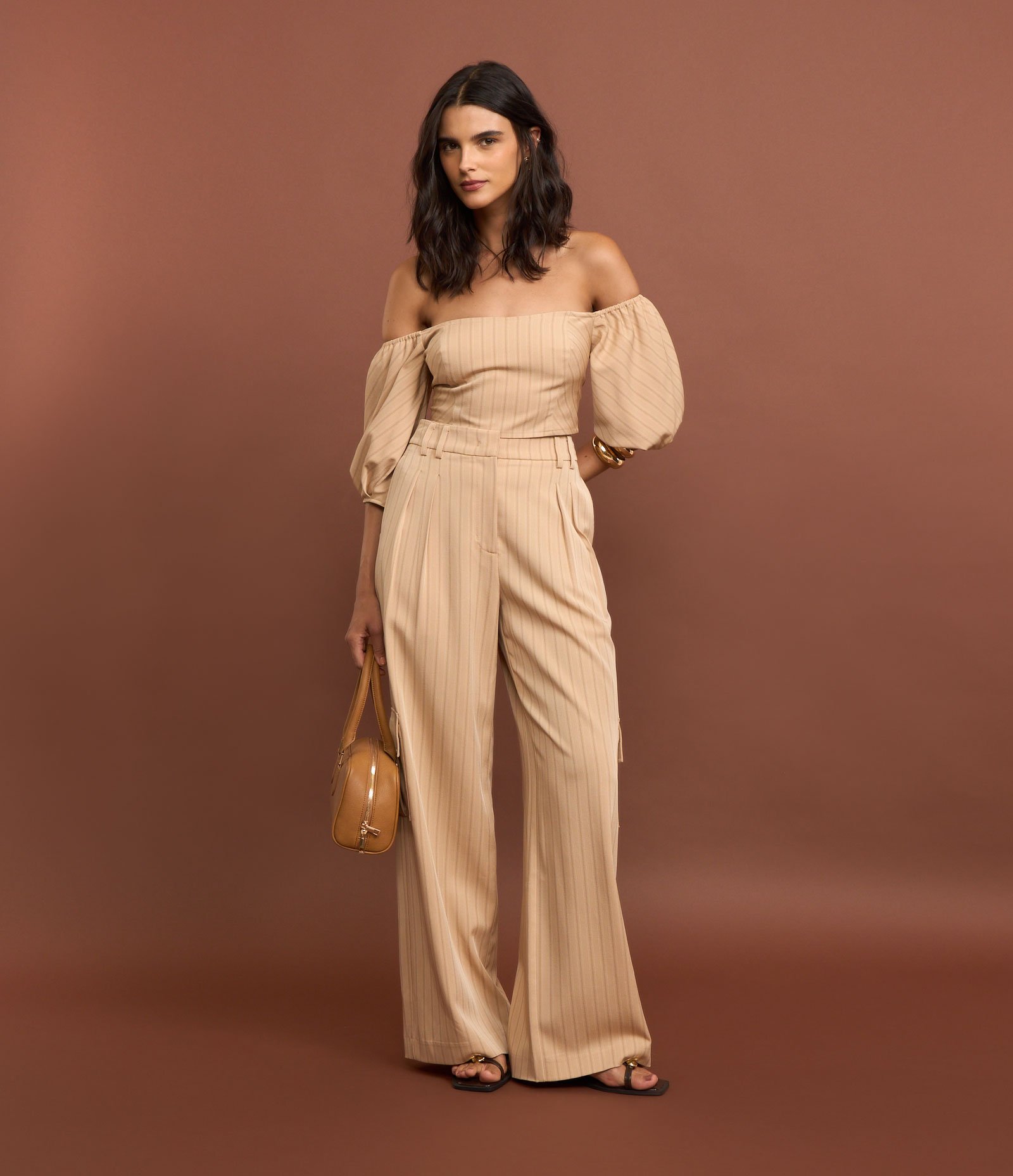 Calça Wide Leg Alfaiatada com Listras e Bolso Cargo 1