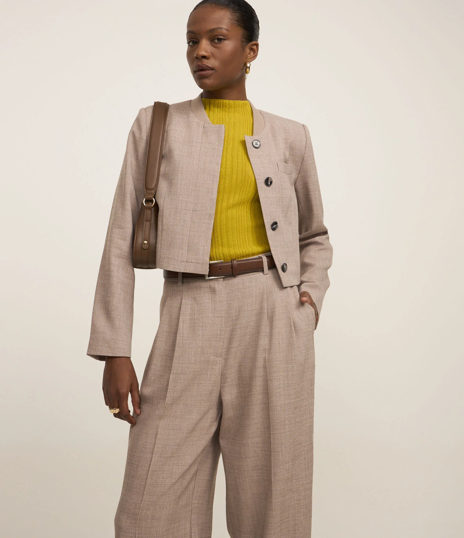 Calça Wide Leg em Alfaiataria com Cós Simples e Pregas Frontais Cinza 2