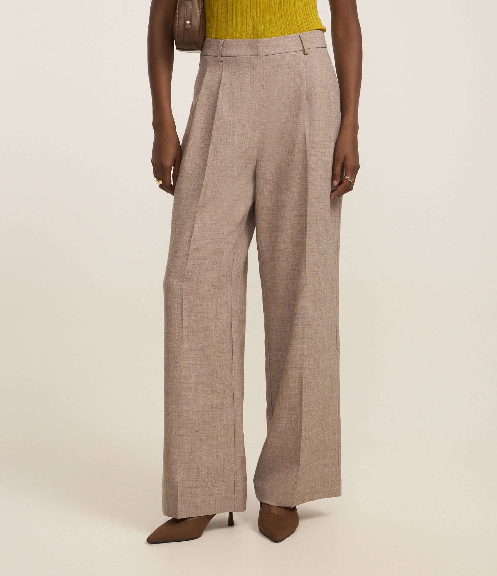 Calça Wide Leg em Alfaiataria com Cós Simples e Pregas Frontais Cinza 3