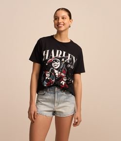 Short Boyfriend Jeans com Puídos e Brilhos