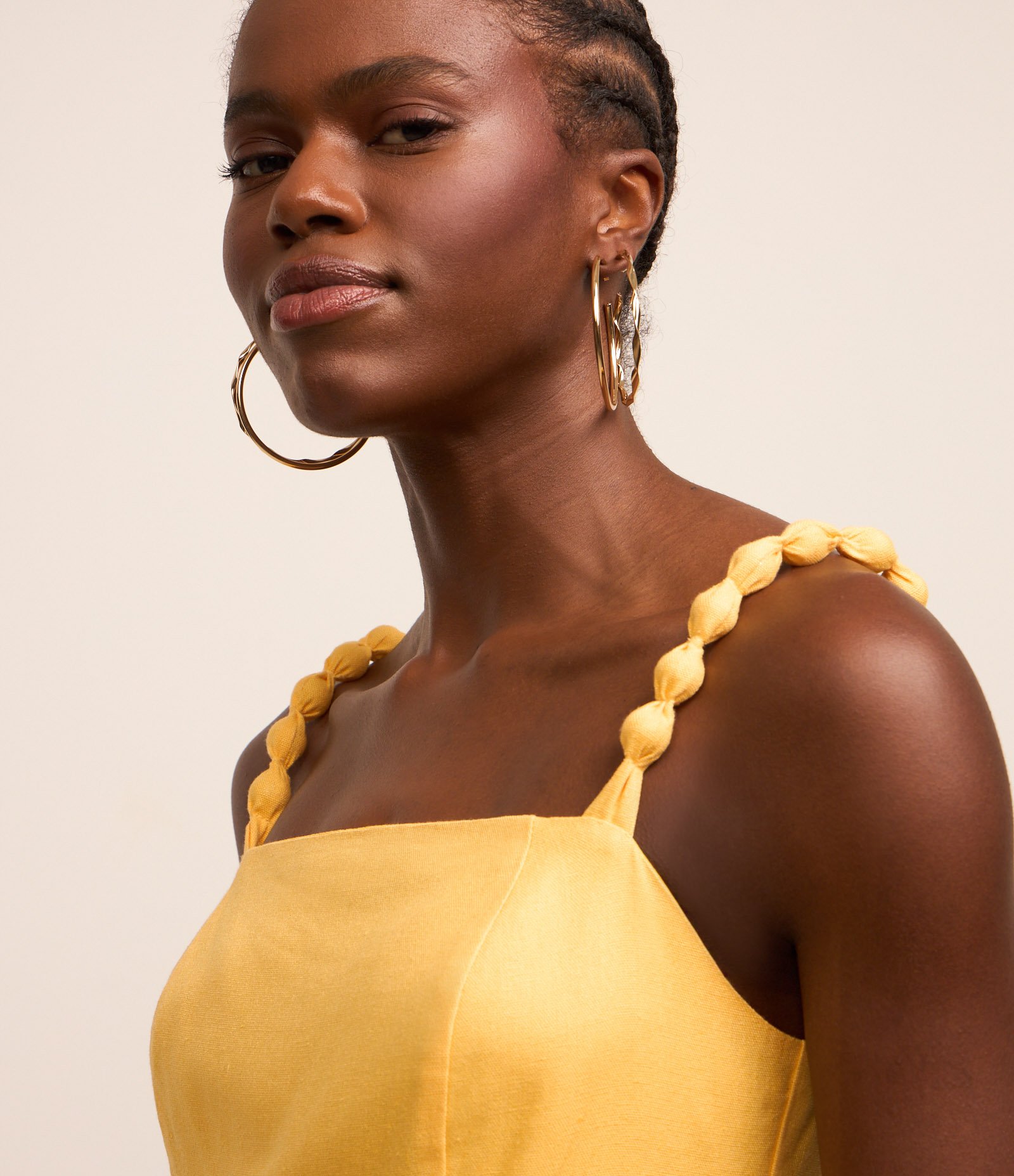 Vestido New Midi em Viscose e Linho com Zíper nas Costas Amarelo 3