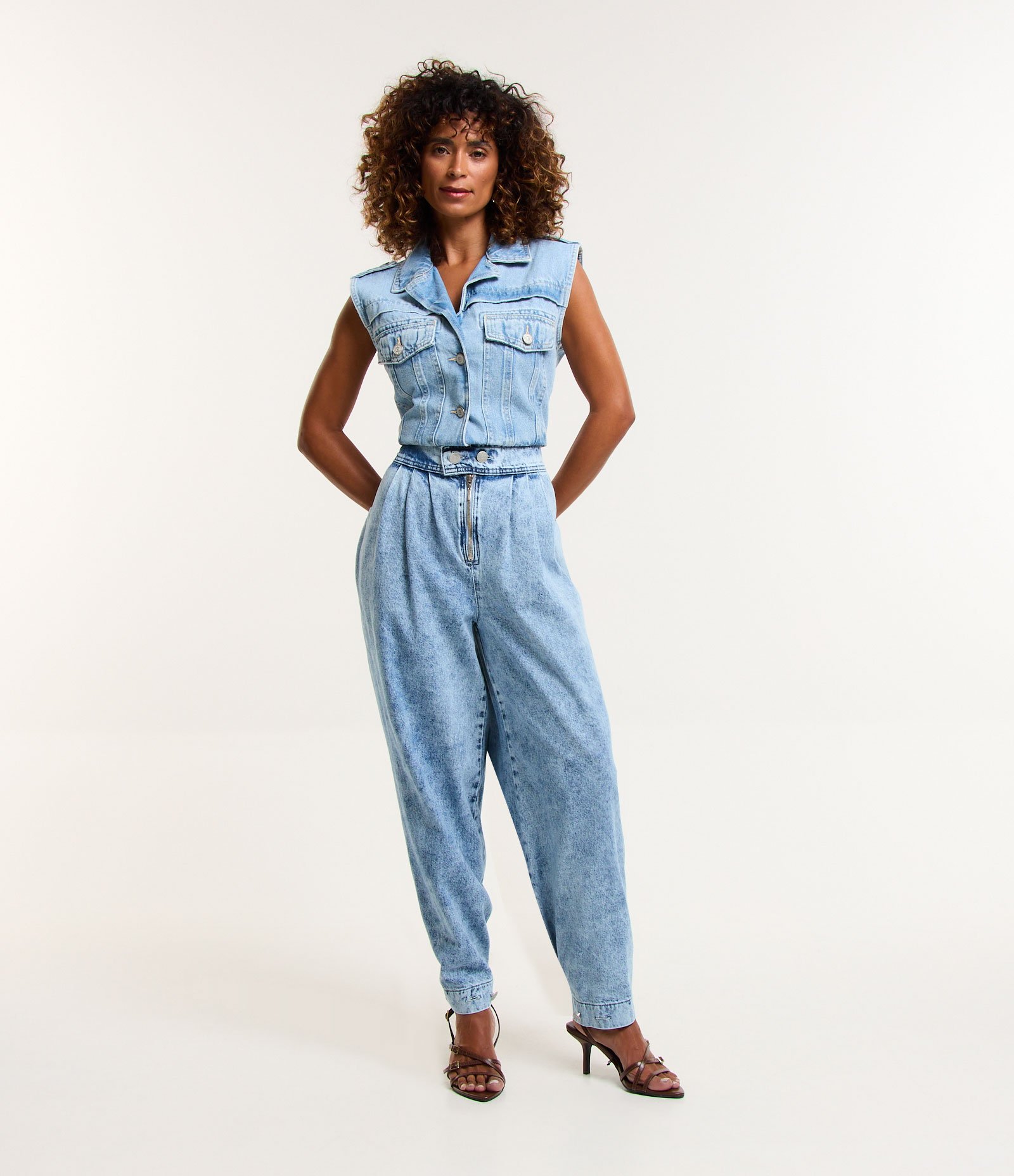 Calça Balloon Jeans com Duas Opções de Ajustes na Barra Azul 1