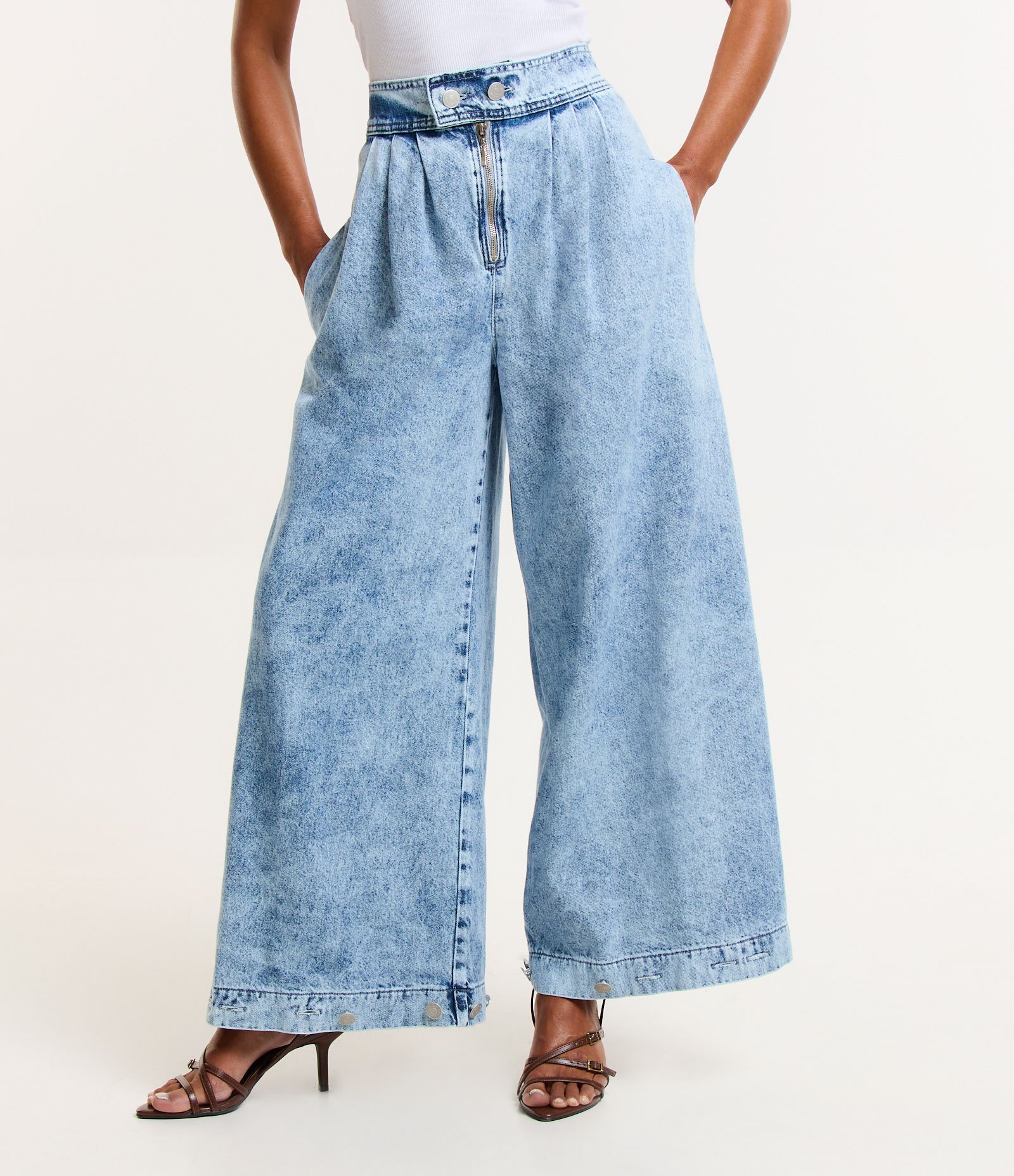Calça Balloon Jeans com Duas Opções de Ajustes na Barra Azul 6